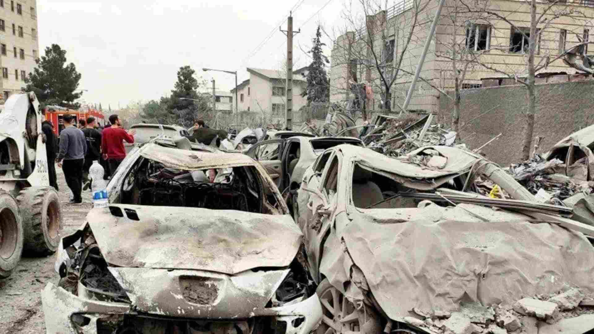 Daños materiales tras el bombardeo de un edificio en Teherán. Foto: EFE/Media Luna Roja Iraní