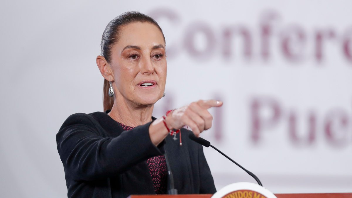 La presidenta de México, Claudia Sheinbaum, habla en una rueda de prensa este martes en el Palacio Nacional de la Ciudad de México. Foto: EFE/Isaac Esquivel