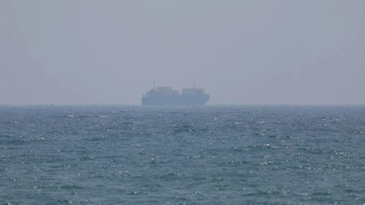 El estrecho de Ormuz es una de las rutas clave para el comercio mundial de petróleo. Foto: EFE/Ali Haider/ Archivo