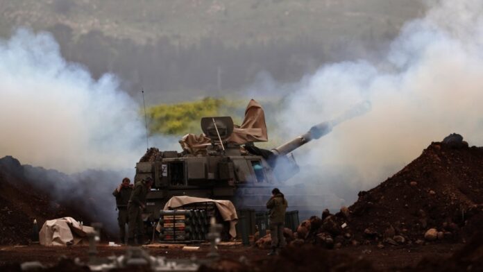Israel movilizó tropas en la frontera con Líbano en medio de la escalada regional. Foto: EFE/EPA/Atef Safadi