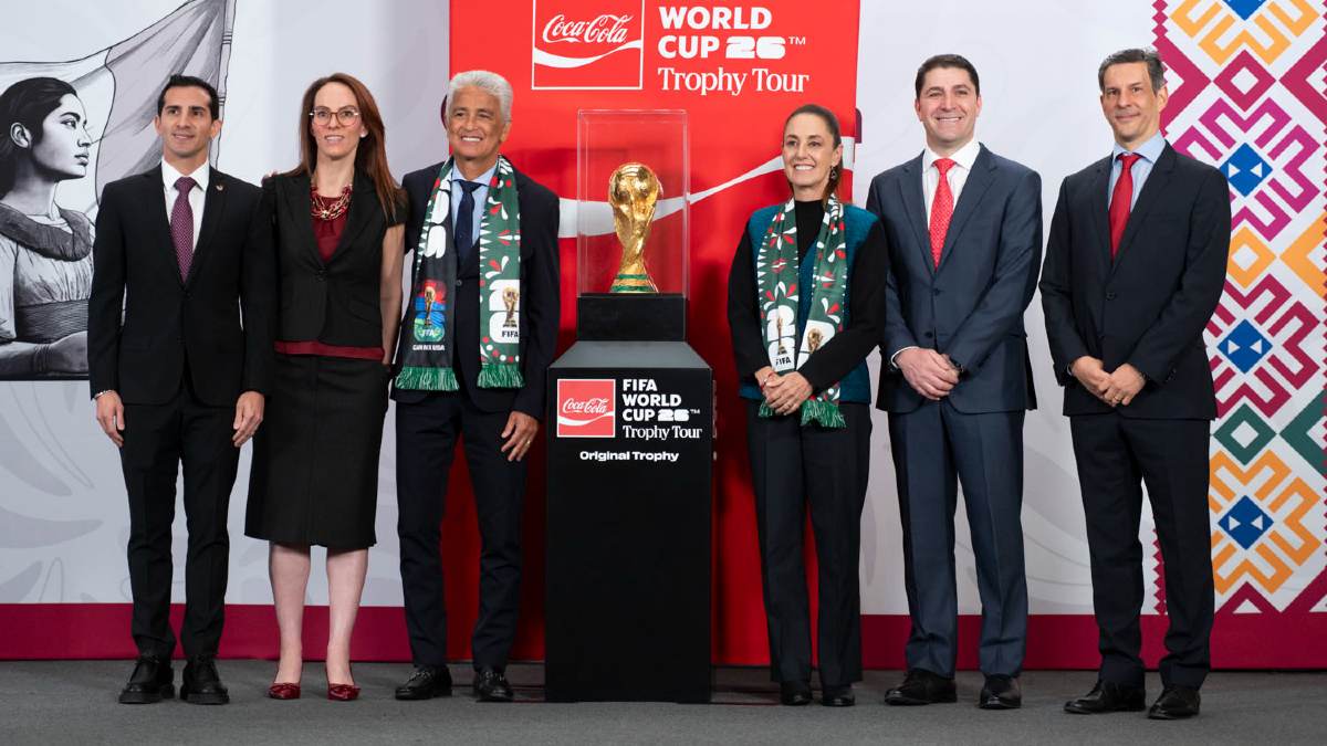 La presidenta de México, Claudia Sheinbaum, presenta el trofeo del Mundial 2026 en Palacio Nacional. Foto: Gobierno de México La presidenta de México, Claudia Sheinbaum, presenta el trofeo del Mundial 2026 en Palacio Nacional. Foto: Gobierno de México