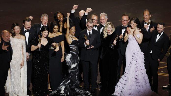 La película ‘One Battle After Another’, dirigida por Paul Thomas Anderson, ganó seis premios Óscar. Foto: EFE/EPA/Chris Torres