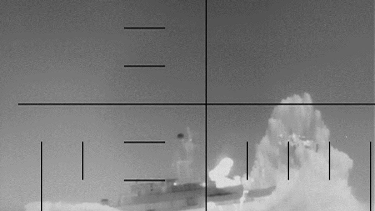 Así se realizó el hundimiento de un buque de guerra iraní por parte de un submarino estadounidense. Foto: EFE/@deptofwar