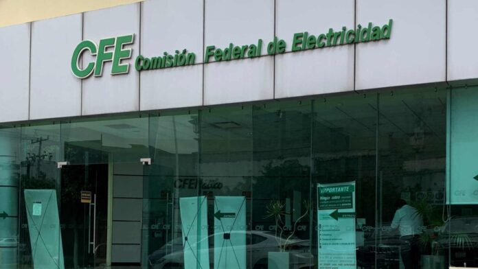 Infraestructura eléctrica en México como parte del plan de expansión de la CFE para 2026-2027. Foto: EFE/José Pazos/Archivo