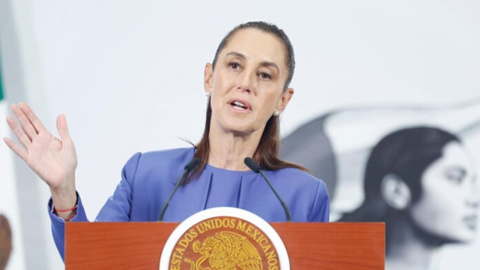 La presidenta de México, Claudia Sheinbaum, habla durante la ‘Mañanera del Pueblo’ el miércoles 25 de marzo de 2026 en Palacio Nacional. Foto: EFE/Sáshenka Gutiérrez