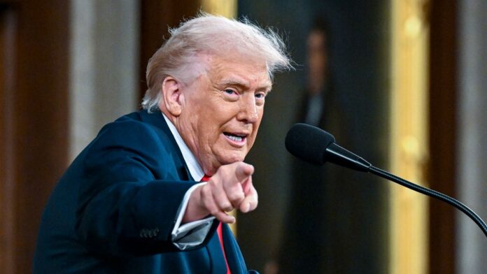 El presidente de Estados Unidos, Donald Trump, aseguró que solo aceptará una rendición incondicional de Irán. Foto: EFE/EPA/Kenny Holston/POOL