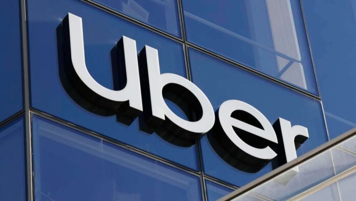 Taxi concesionado en Ciudad de México podrá ser solicitado mediante la aplicación de Uber tras nueva alianza. EFE/EPA/John G. Mabanglo