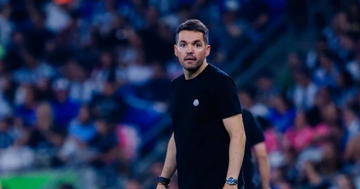 Nicolás Larcamón deja el banquillo de Cruz Azul tras una racha negativa de resultados. Foto: Tomada de Instagram