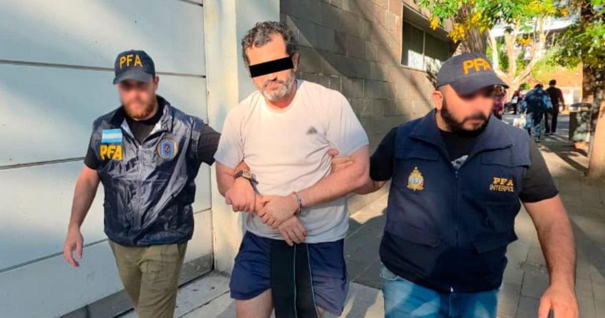 Autoridades detuvieron en Argentina a Fernando Farías Laguna, un presunto líder de red de tráfico de hidrocarburos buscado por México. Foto: Tomada de X