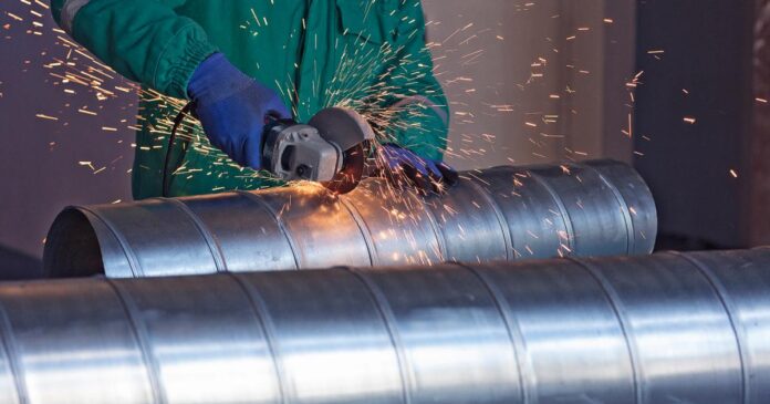 Estados Unidos publicó reglas para reducir aranceles al acero y aluminio provenientes de México. Foto: Freepik IA