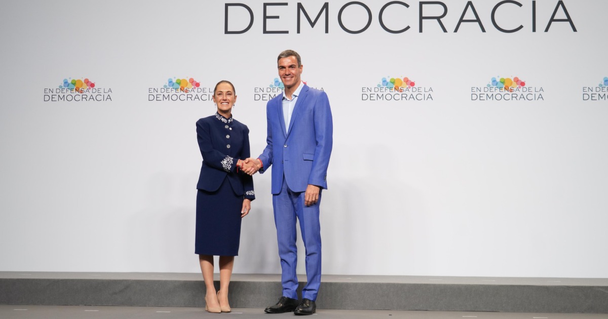 Claudia Sheinbaum y Pedro Sánchez durante su encuentro en la cumbre en Barcelona, donde abordaron la relación bilateral. Foto: Gobierno de México