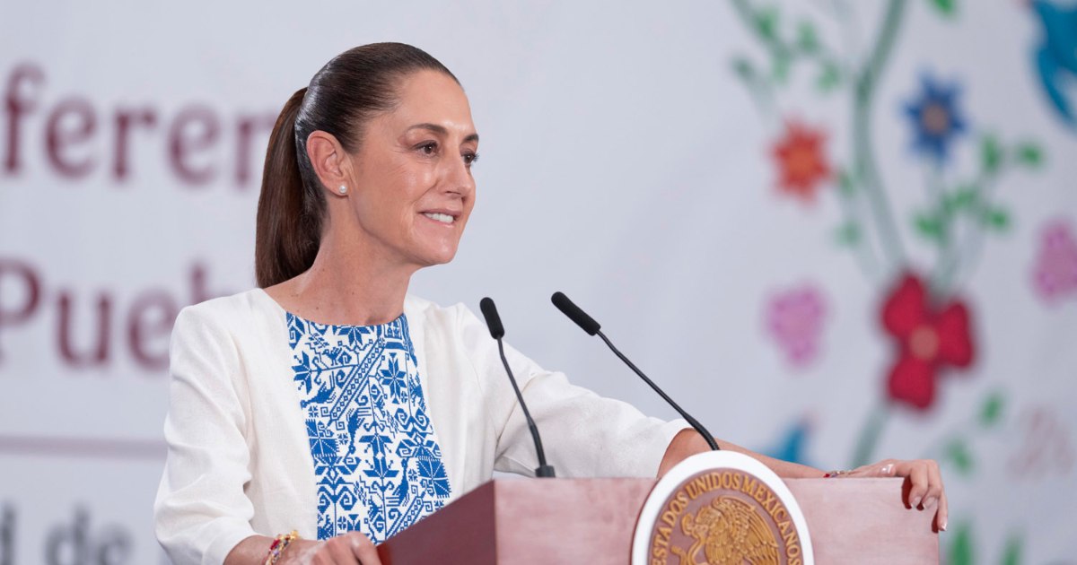 La presidenta Claudia Sheinbaum durante la “Mañanera del Pueblo”, en medio de una caída en su nivel de aprobación. Foto: Gobierno de México