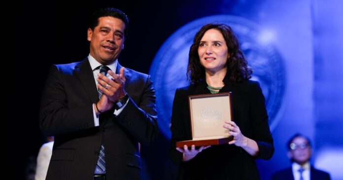 Isabel Díaz Ayuso durante su visita a México, marcada por tensiones con el gobierno federal. Foto: @IdiazAyuso en X