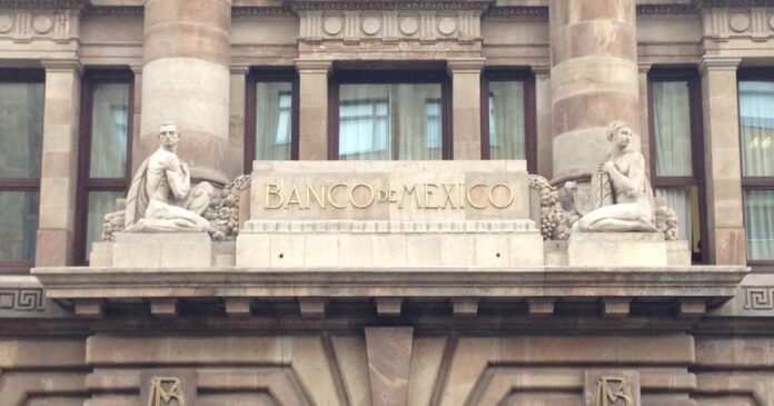 El Banco de México ajustó su expectativa de crecimiento económico ante la incertidumbre comercial y la debilidad de la inversión. Foto: Banxico