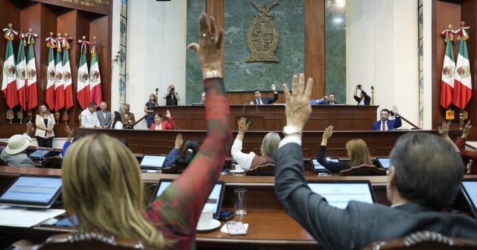 El Congreso de Sinaloa avaló la licencia temporal de Rocha Moya en medio de la investigación en su contra. Foto: Congreso de Sinaloa