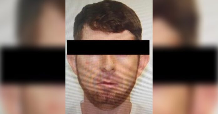 Isaí Martínez Cepeda, identificado como sobrino de “El Chapo” Guzmán, fue detenido en Nogales, Sonora, durante un operativo federal. Foto: Gabinete de Seguridad