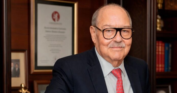 Javier Coello Trejo fue una de las figuras más polémicas de la procuración de justicia en México. Foto: Instagram topsmexicolosmejoresabogados.
