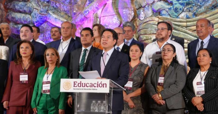 Autoridades educativas acordaron mantener el calendario escolar pese a la polémica por el Mundial 2026. Foto: SEP