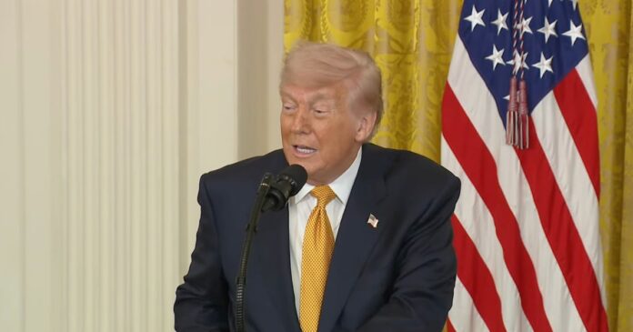 Donald Trump durante declaraciones en la Casa Blanca sobre un posible acuerdo con Irán. Foto: White House Youtube