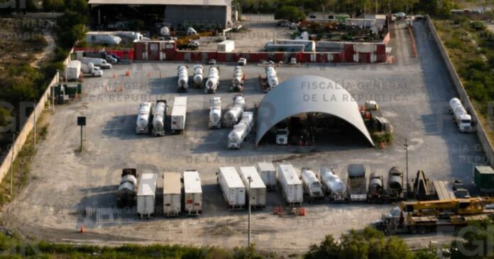 Autoridades aseguraron un túnel clandestino utilizado para el robo de hidrocarburos en Nuevo León. Foto: FGR