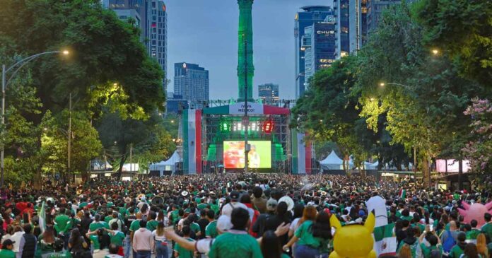 Autoridades capitalinas ampliarán las zonas con pantallas gigantes para el partido entre México y Ecuador del Mundial 2026. Foto: Gobierno CDMX