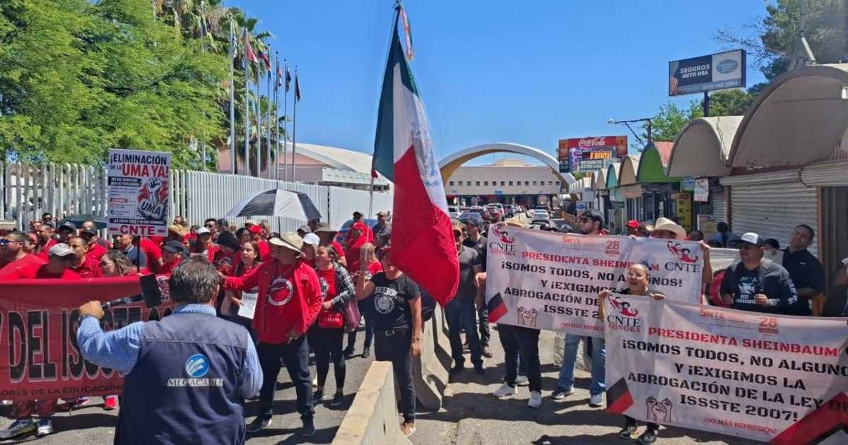 Integrantes de la CNTE realizaron bloqueos, tomaron gasolinerías y afectaron instalaciones estratégicas en varios estados del país como parte de sus protestas nacionales. Foto: CNTE en Facebook