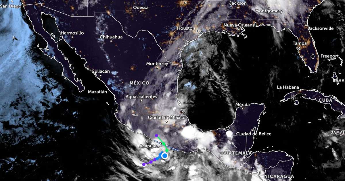 La Depresión Tropical Dos-E se acerca a las costas de Guerrero y podría provocar lluvias torrenciales, vientos fuertes y oleaje elevado. Foto: Zoomearth