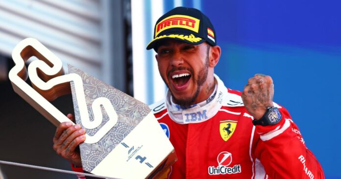 Lewis Hamilton celebra su primera victoria con Ferrari tras imponerse en el Gran Premio de Cataluña. Foto: @F1 en X