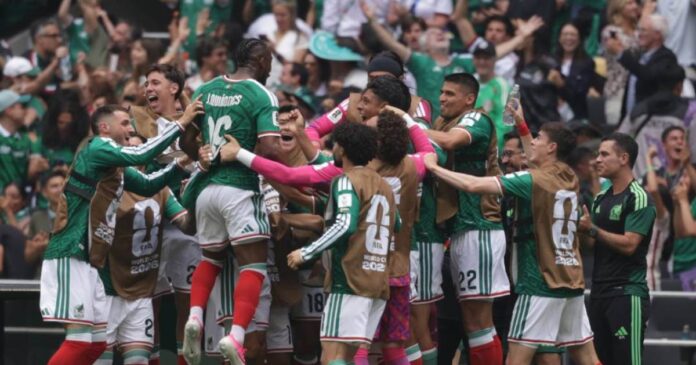 Julián Quiñones y Raúl Jiménez marcaron los goles con los que México derrotó a Sudáfrica en el partido inaugural del Mundial 2026 ante más de 80 mil aficionados. Foto: Selección Mexicana en X