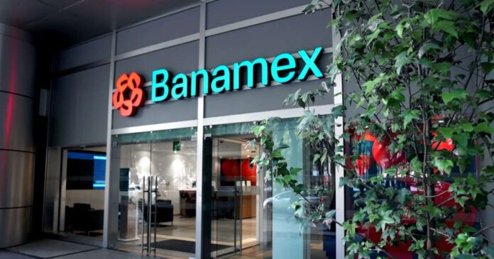 Banamex consideró que las revisiones anuales del T-MEC prolongarán la incertidumbre para la inversión privada en México. Foto: Tomada de X