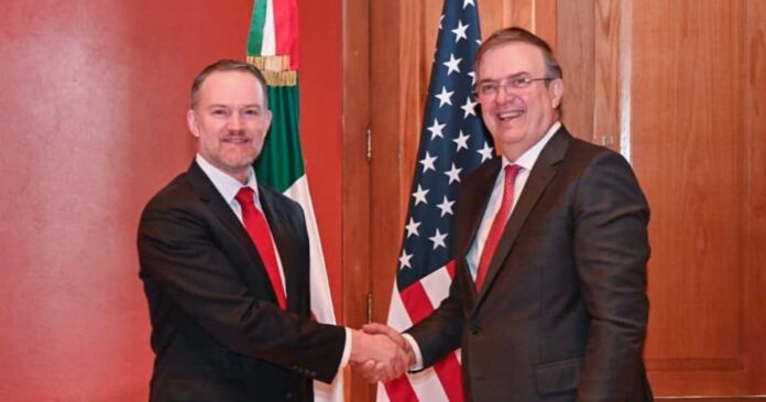 El representante comercial estadounidense, Jamieson Greer, y el secretario de Economía, Marcelo Ebrard, en una reunión celebrada el pasado 20 de abril de 2026. Foto: SE/Archivo