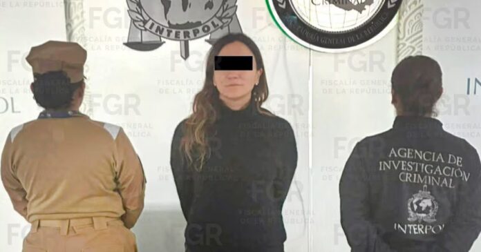 Gilda Lozoya fue detenida en el Aeropuerto Internacional de la Ciudad de México por una investigación relacionada con el caso Agronitrogenados. Foto: FGR