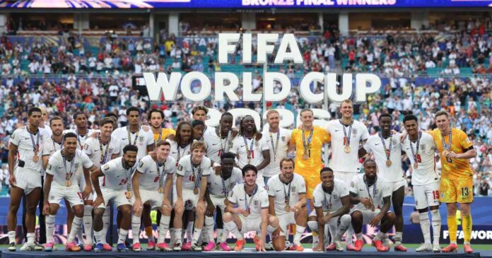 Inglaterra derrotó 6-4 a Francia y aseguró el tercer lugar del Mundial 2026 con una brillante actuación de Bukayo Saka. Foto: @England en X