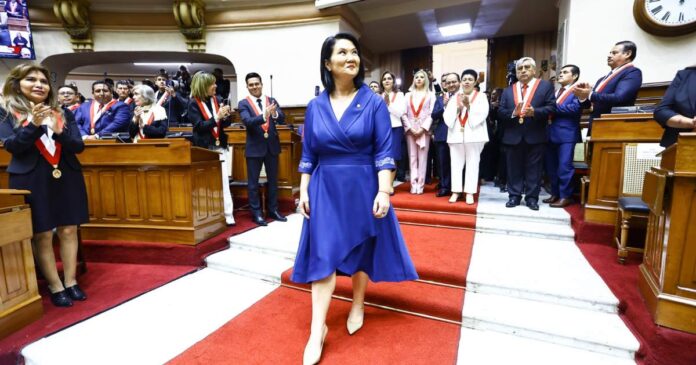 Keiko Fujimori rindió protesta como presidenta de Perú durante una ceremonia en el Congreso. Foto: Gobierno de Perú