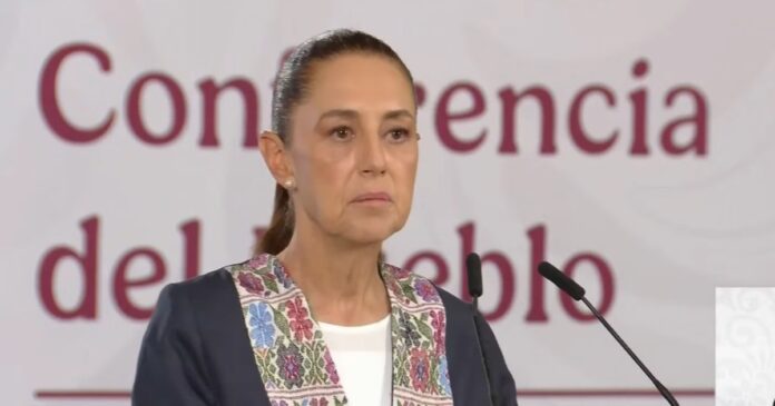 La presidenta Claudia Sheinbaum informó que habrá más pantallas en Paseo de la Reforma para dispersar a los aficionados durante los próximos partidos. Foto: Gobierno de México