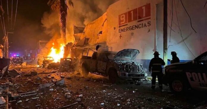 Autoridades investigan la posible participación del CJNG en el ataque con un coche-bomba contra la Comandancia de la Policía de Ojocaliente, Zacatecas. Foto: X @Juan_OrtizMX