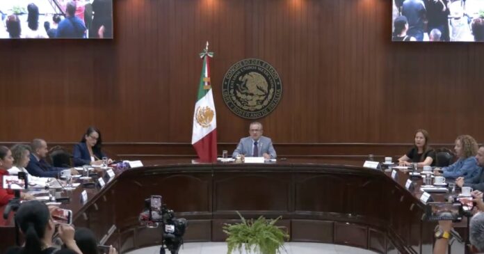 El Congreso de Sinaloa aprobó por unanimidad la licencia indefinida solicitada por Rubén Rocha Moya. Foto: YouTube Congreso Sinaloa TV