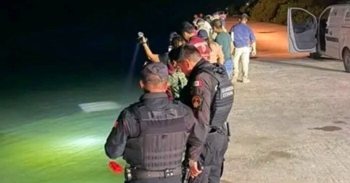 Cuatro elementos de la Secretaría de Marina murieron tras caer la camioneta en la que viajaban a un río en Soto la Marina, Tamaulipas. Foto: X @revistacodigo21