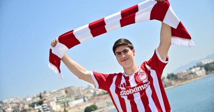 Armando “Hormiga” González fue presentado como nuevo jugador del Olympiacos de Grecia tras dejar a Chivas. Foto: X @olympiacosfc
