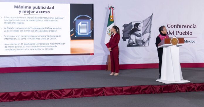 La presidenta de México, Claudia Sheinbaum, firmó un decreto para hacer públicos los contratos y la información corporativa de las filiales de Pemex y CFE. Foto: Gobierno de México