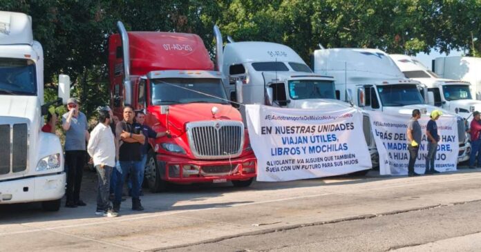 Transportistas realizaron movilizaciones en 19 estados para exigir mayor seguridad en las carreteras y atención a los costos operativos del sector. Foto: X @TNnoticiasMx